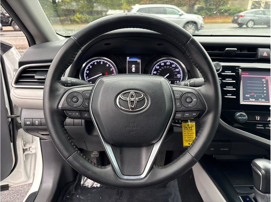 Used 2020 Toyota Camry SE FWD image 13