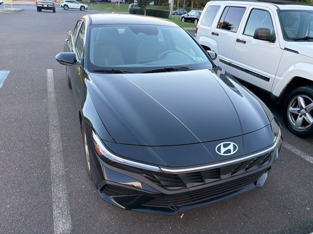 Certified 2025 Hyundai Elantra SE FWD image 25