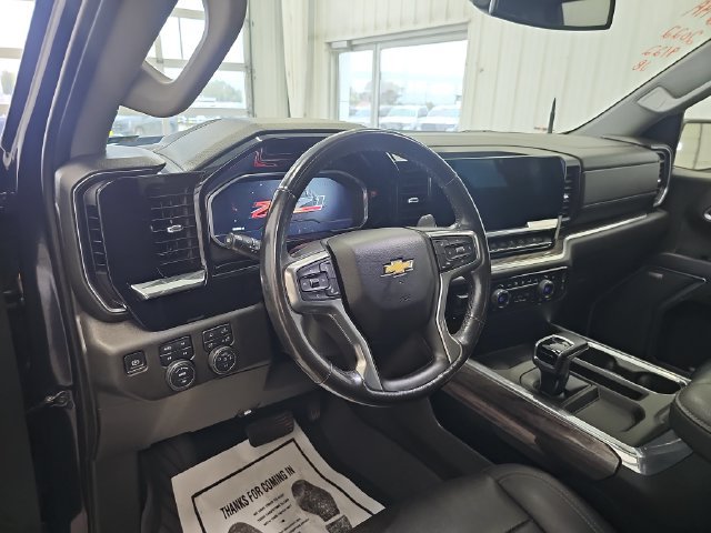 Used 2022 Chevrolet Silverado 1500 LTZ w/ LTZ Premium Package AWD/4WD image 37