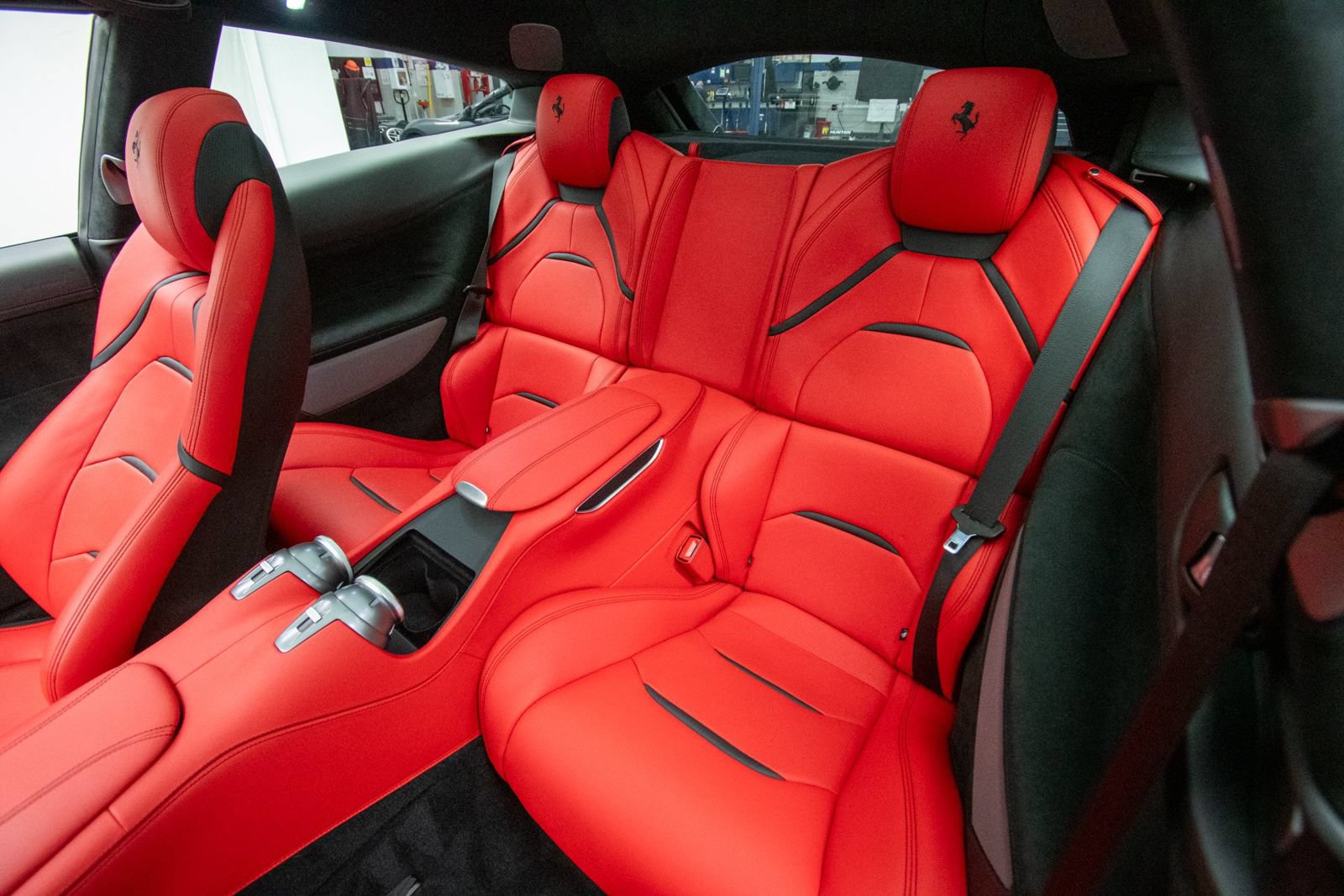 Used 2018 Ferrari GTC4Lusso AWD/4WD image 16