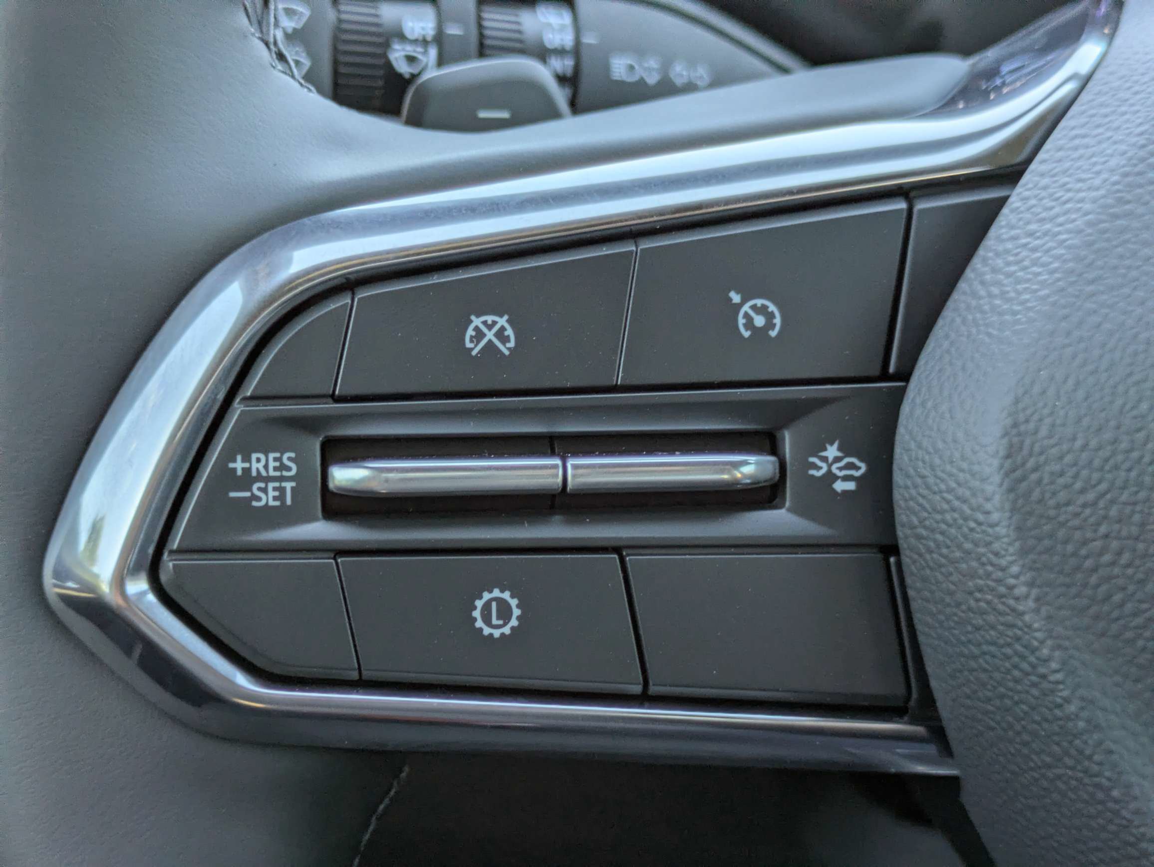New 2027 Chevrolet Equinox LT w/ Convenience Package II FWD image 17
