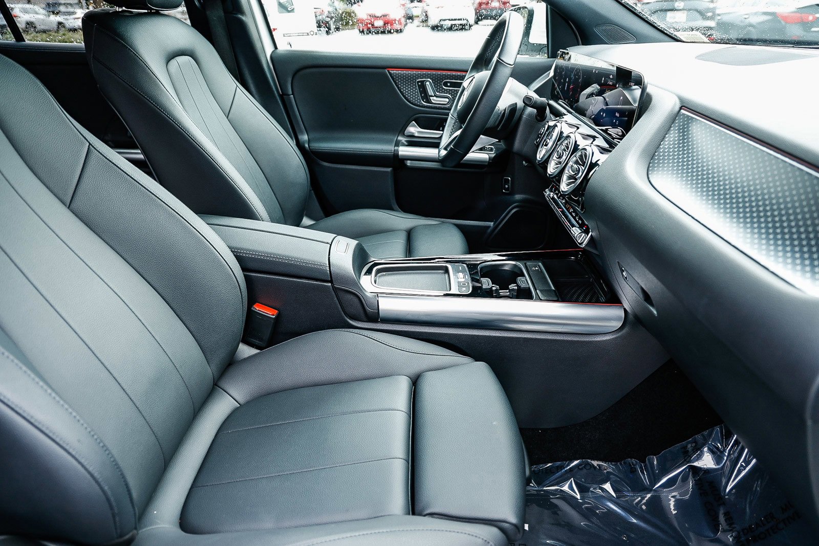 Used 2025 Mercedes-Benz GLA 250 4MATIC image 16