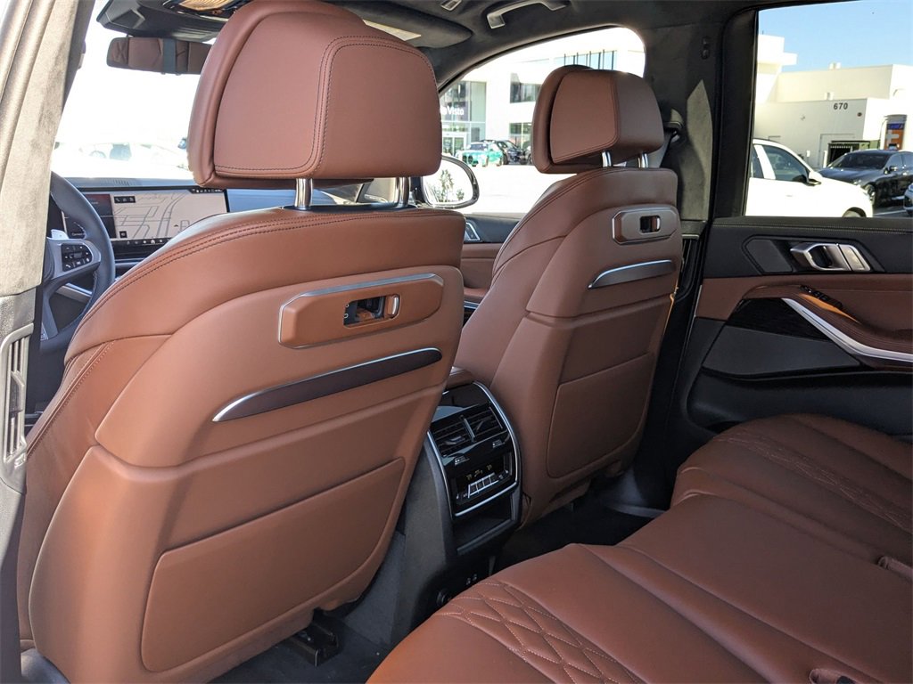 New 2026 BMW X7 M60i image 34