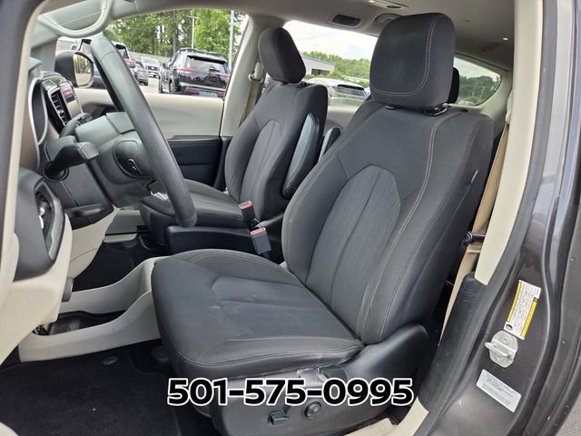 Used 2017 Chrysler Pacifica Touring FWD image 7