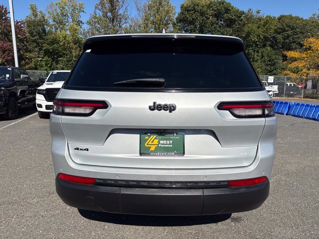 Used 2024 Jeep Grand Cherokee L Laredo AWD/4WD image 16
