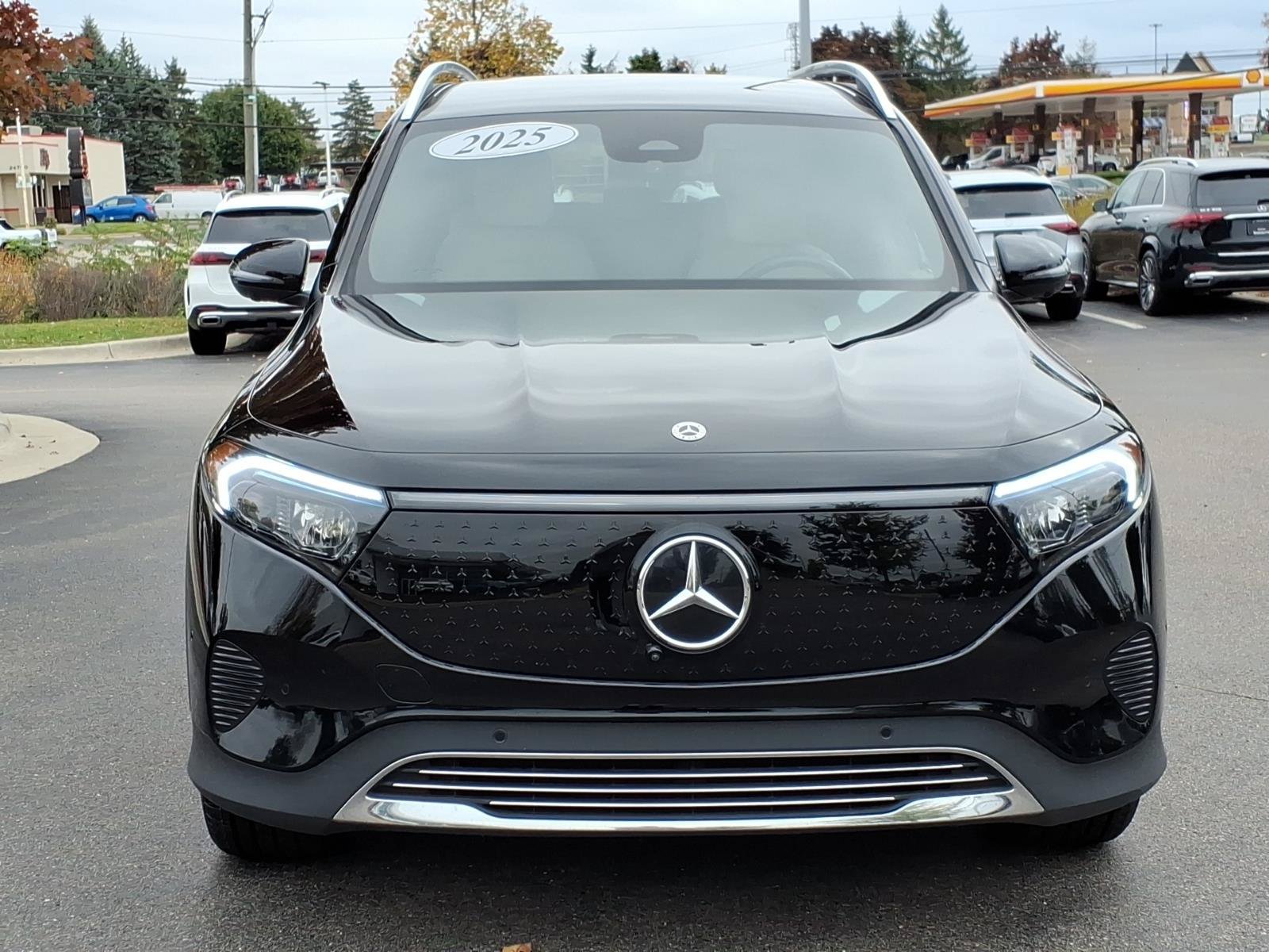 Certified 2025 Mercedes-Benz EQB 300 4MATIC image 9