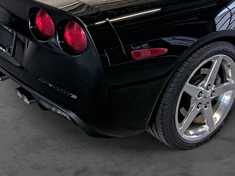 Used 2005 Chevrolet Corvette Convertible w/ Preferred Equipment Group RWD image 13