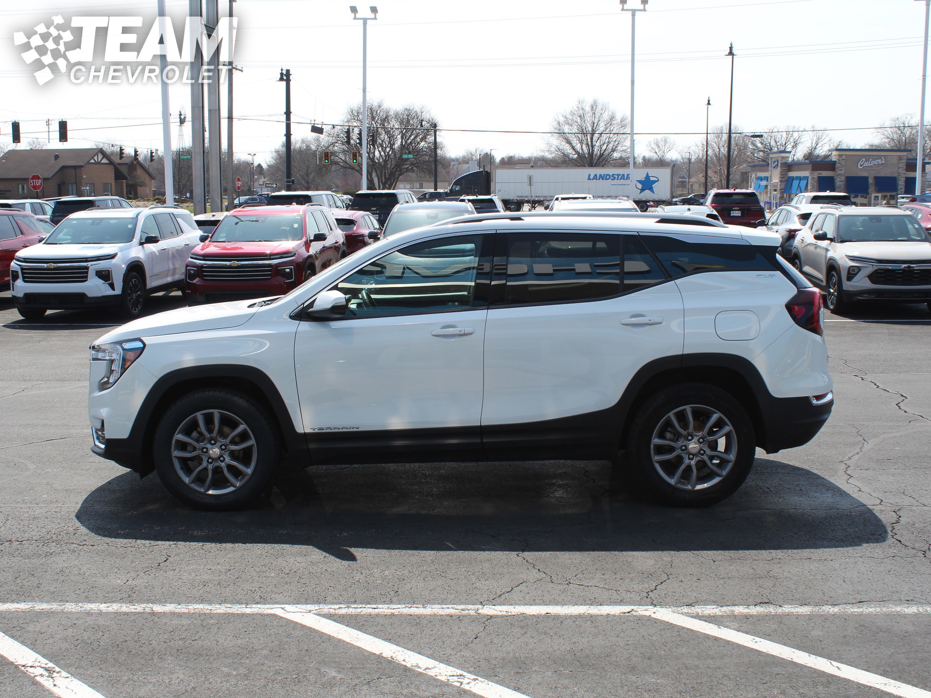 Used 2024 GMC Terrain SLT image 7