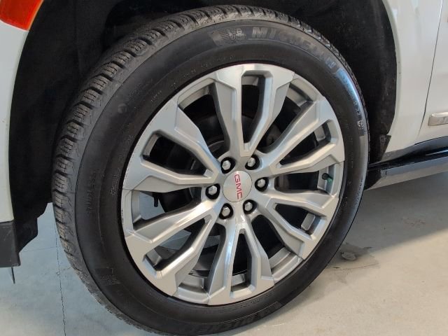 Used 2021 GMC Yukon Denali w/ Denali Premium Package AWD/4WD image 9