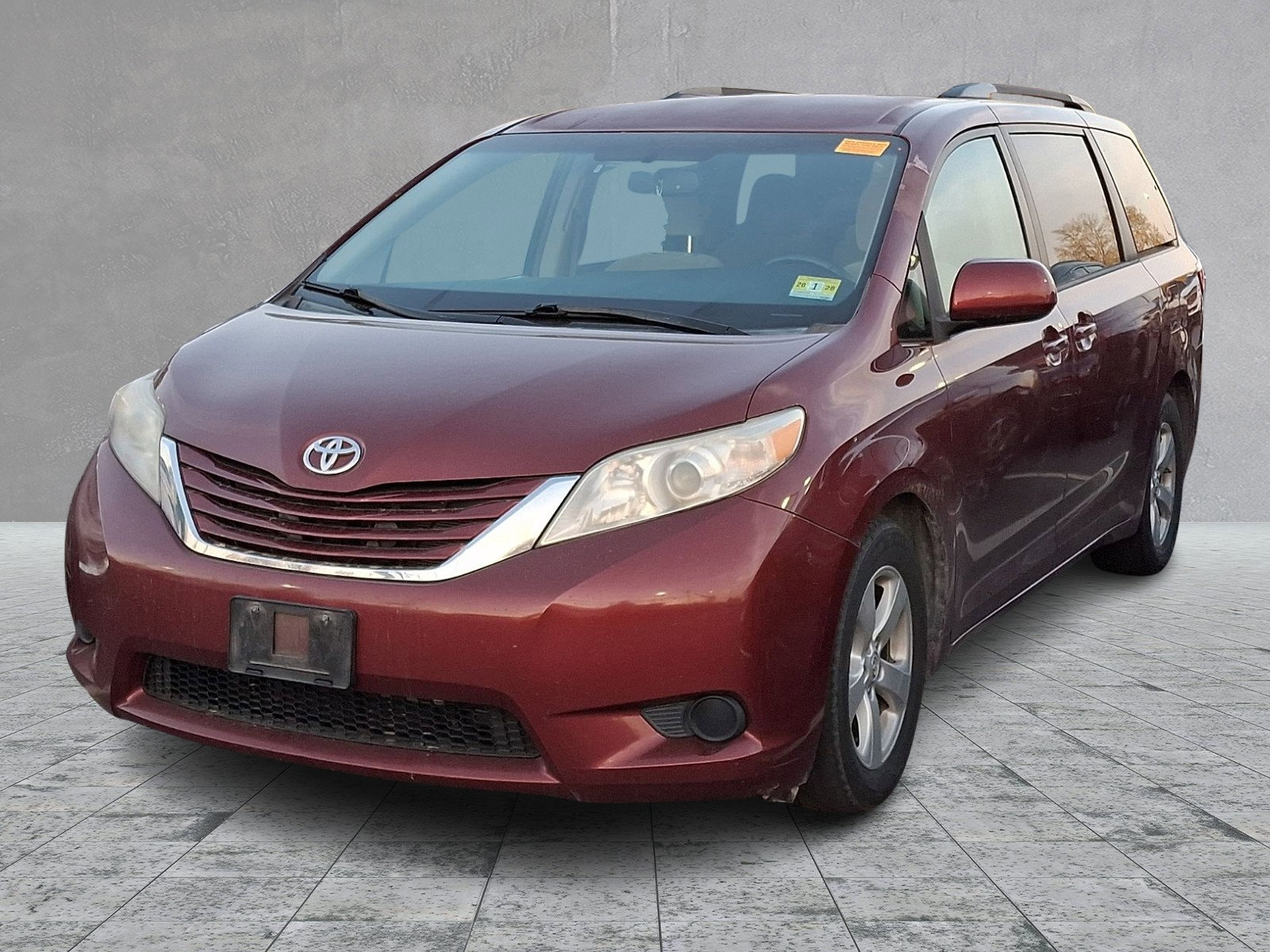 Used 2015 Toyota Sienna LE FWD video 1