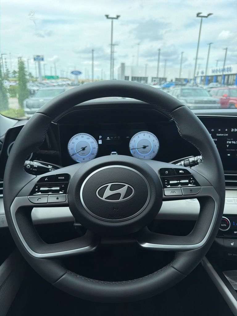New 2026 Hyundai Elantra Limited FWD image 14
