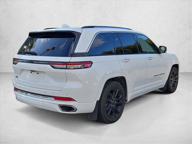 Used 2023 Jeep Grand Cherokee Overland AWD/4WD image 5