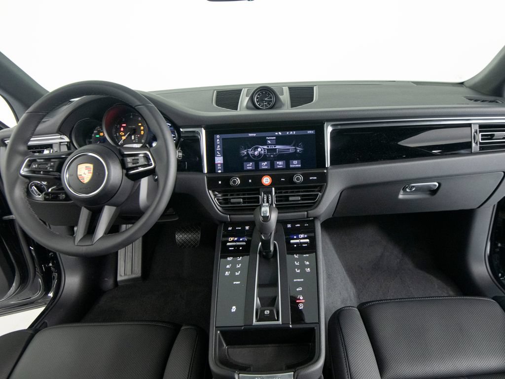 New 2026 Porsche Macan AWD/4WD image 33