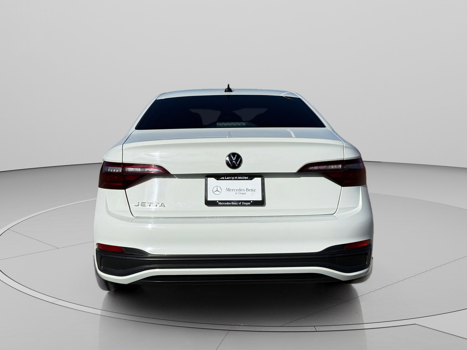 Used 2024 Volkswagen Jetta S image 4