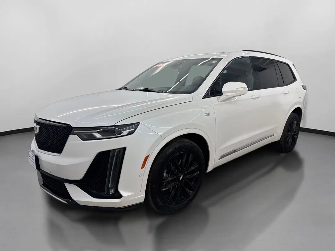 Used 2021 Cadillac XT6 Sport w/ LPO, ONYX Package image 4