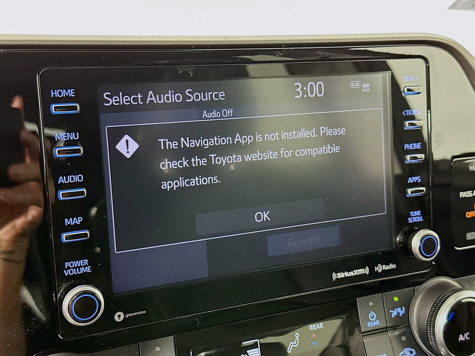 Used 2022 Toyota Highlander XLE AWD/4WD image 14