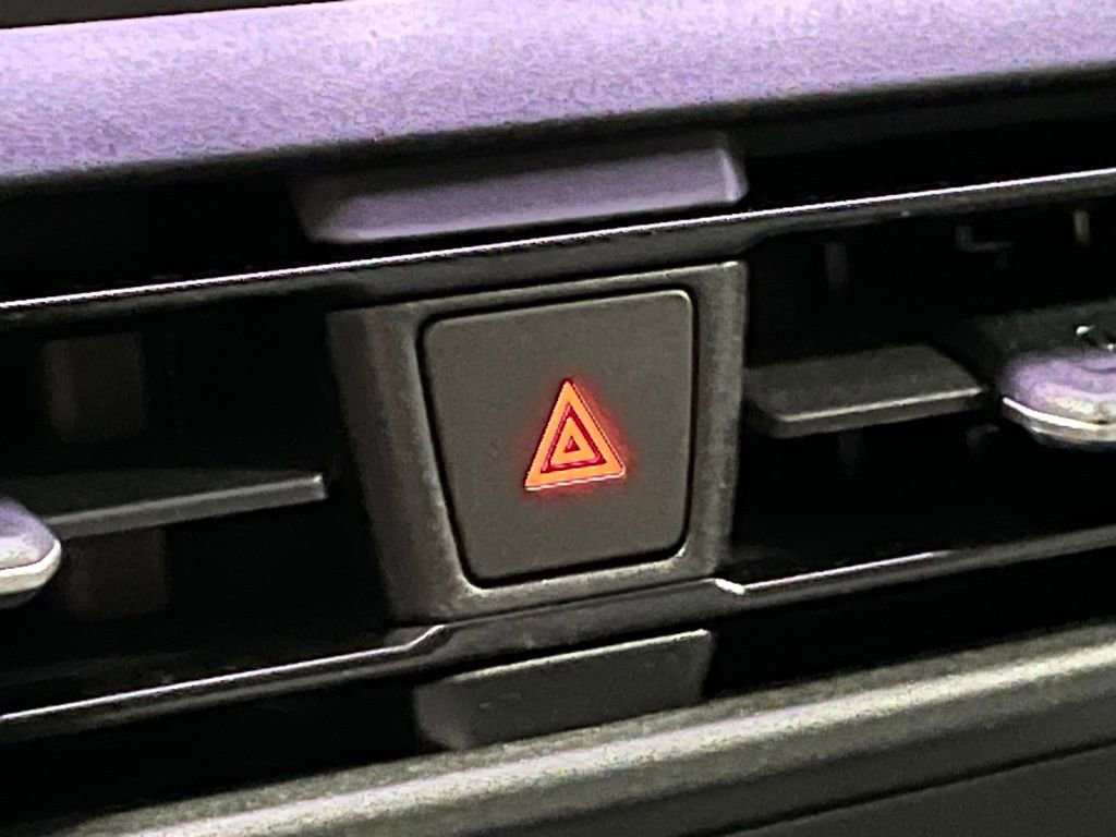 New 2025 Volkswagen Tiguan SE R-Line image 10