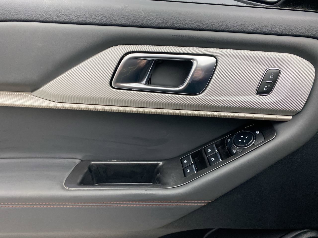 New 2026 Ford Explorer Active AWD/4WD image 11