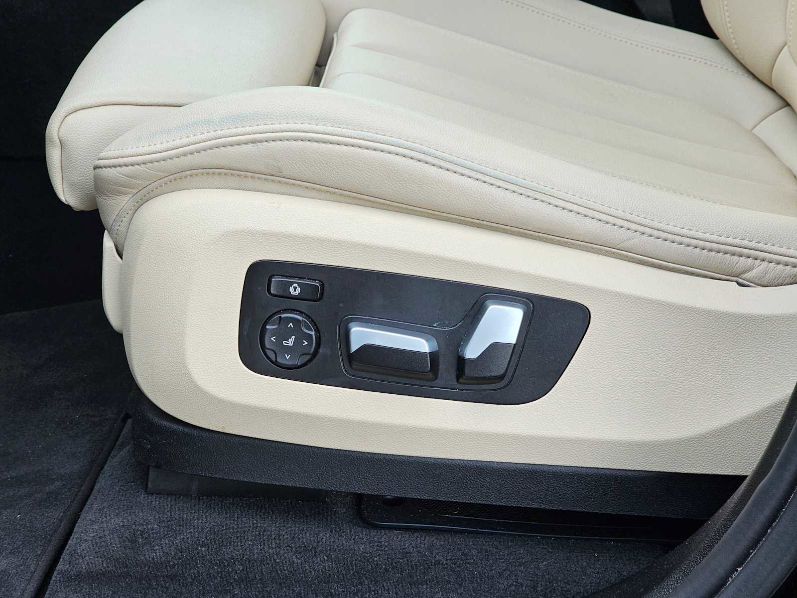 Used 2022 BMW X5 sDrive40i w/ Parking Assistance Package image 24