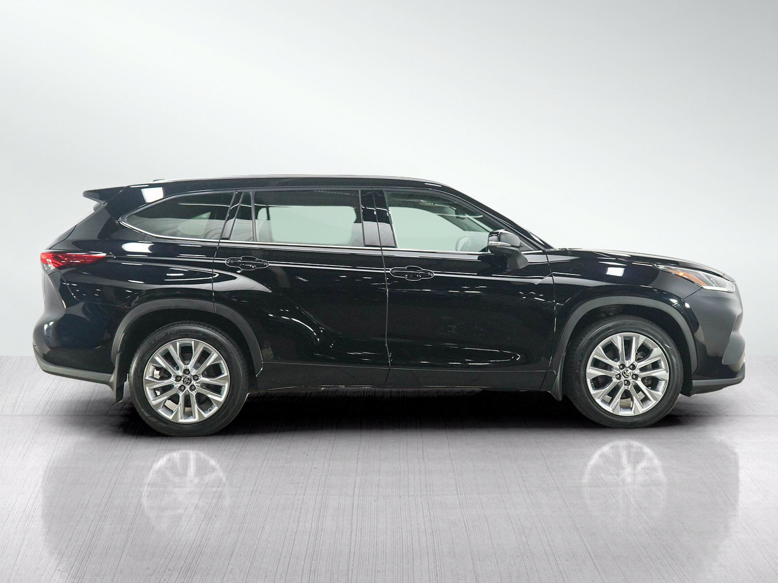 Used 2022 Toyota Highlander Limited AWD/4WD image 6