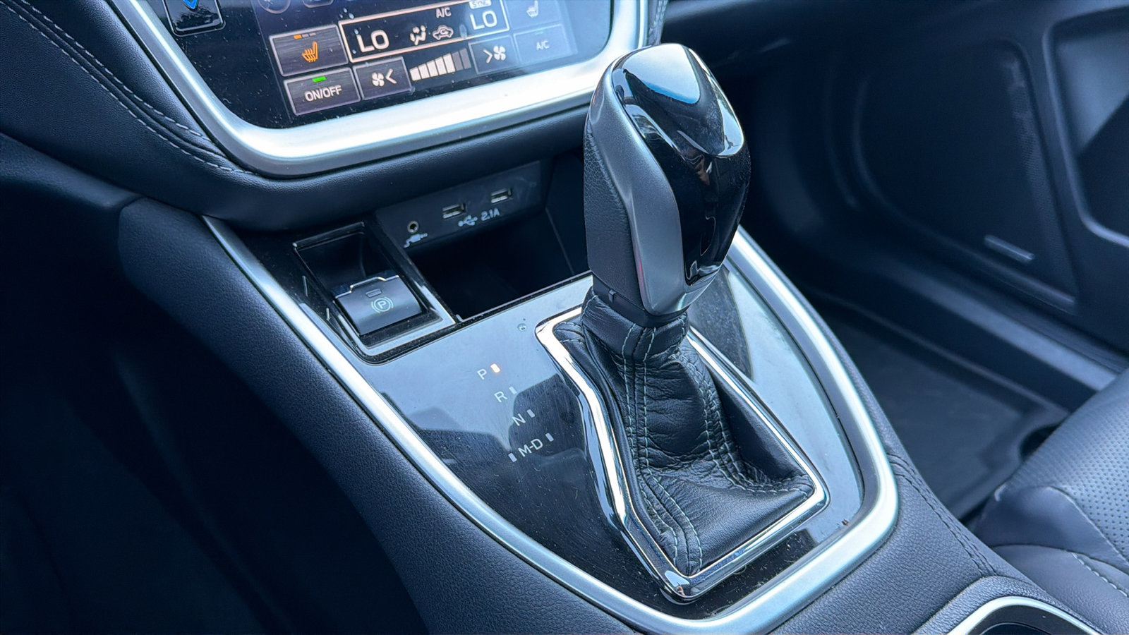 Used 2022 Subaru Outback Limited w/ Popular Package #2 image 27