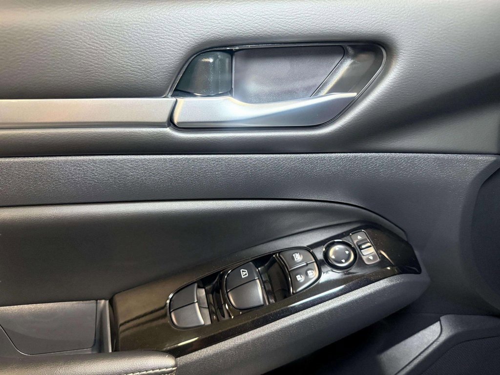 Used 2024 Nissan Altima 2.5 SL image 9