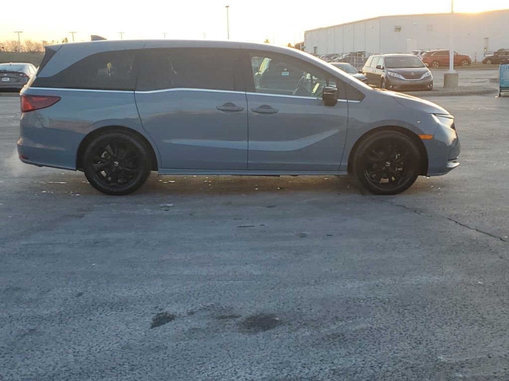 Used 2024 Honda Odyssey Sport image 9
