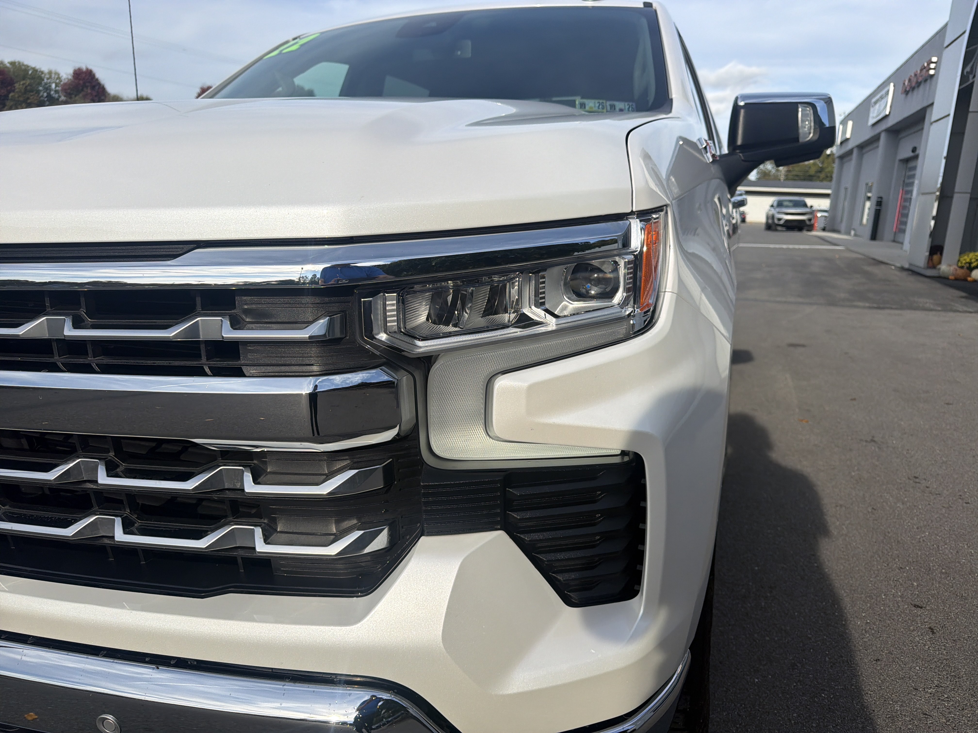 Used 2022 Chevrolet Silverado 1500 LTZ AWD/4WD image 10