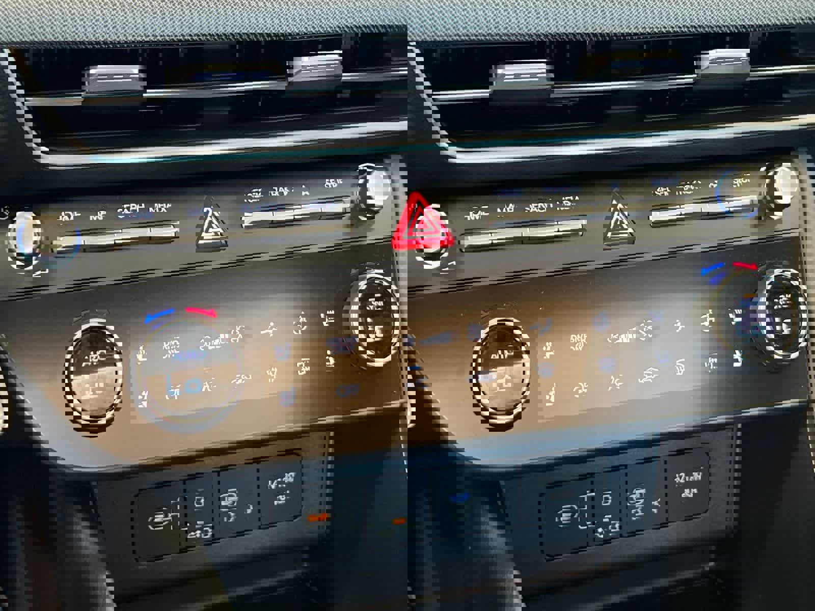 New 2025 Hyundai Sonata Limited image 21