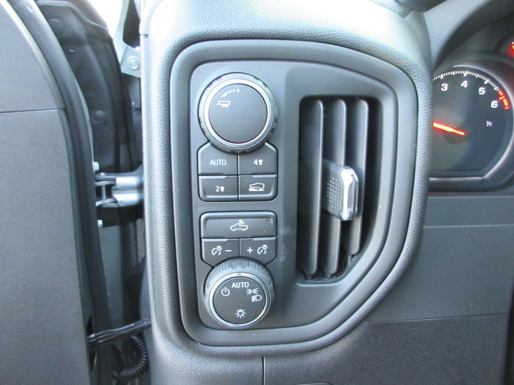 New 2026 Chevrolet Silverado 1500 Custom w/ Turbomax Blackout Package AWD/4WD image 23