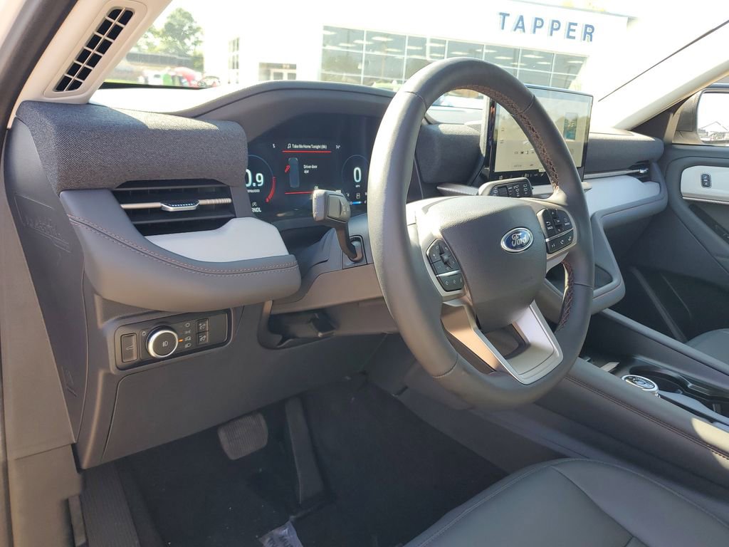 New 2025 Ford Explorer Active image 18
