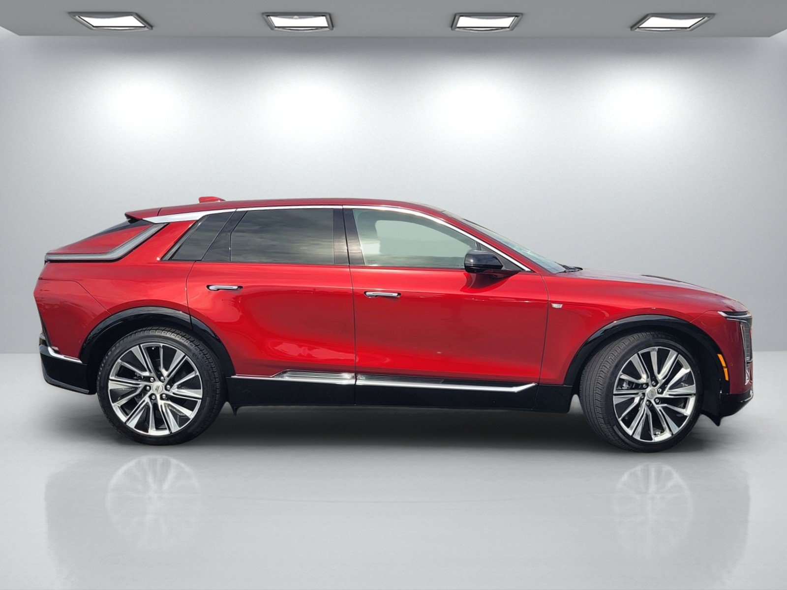 Certified 2025 Cadillac Lyriq Luxury AWD/4WD image 3
