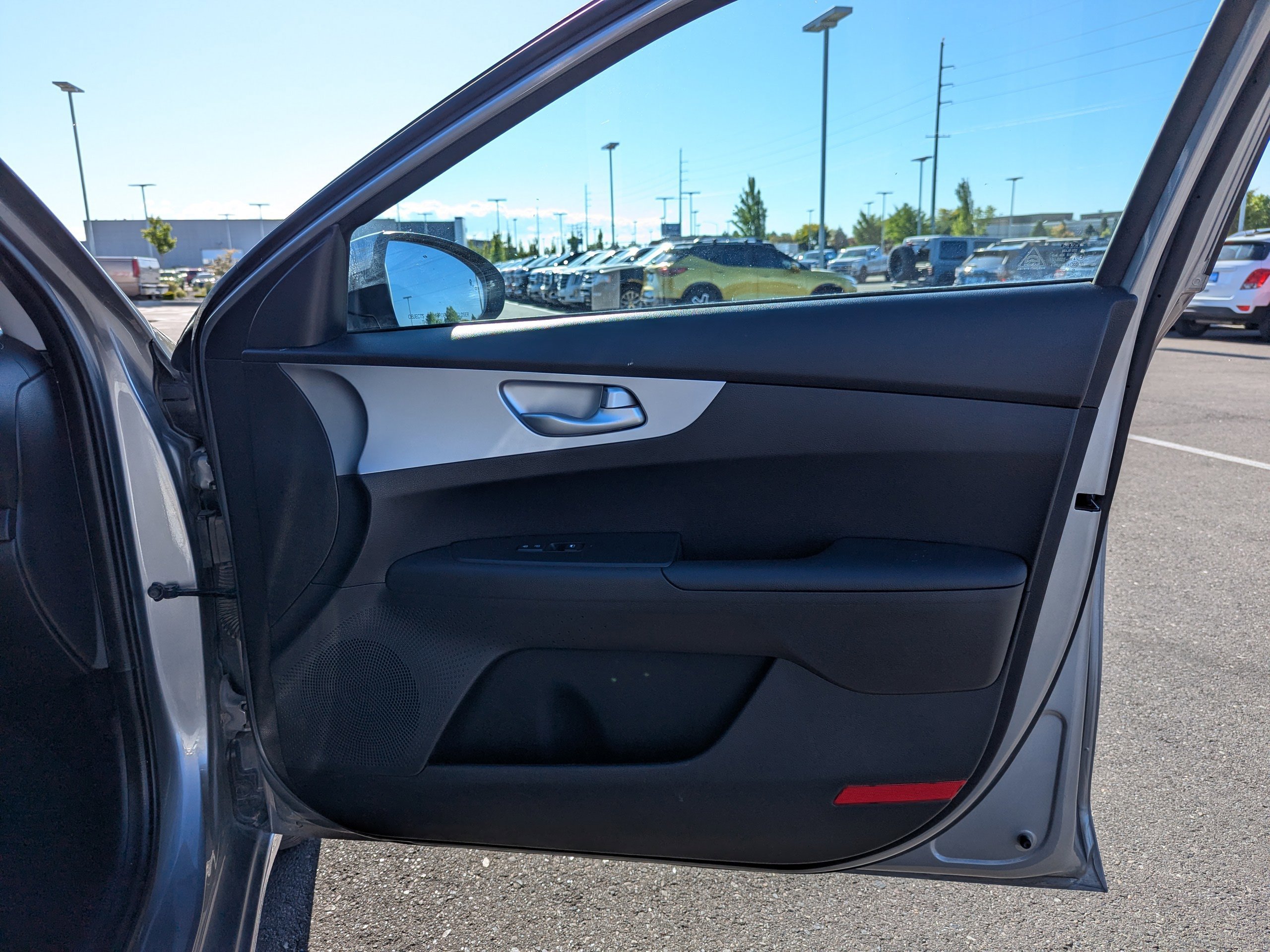Used 2023 Kia Forte LXS w/ LXS Technology Package FWD image 35
