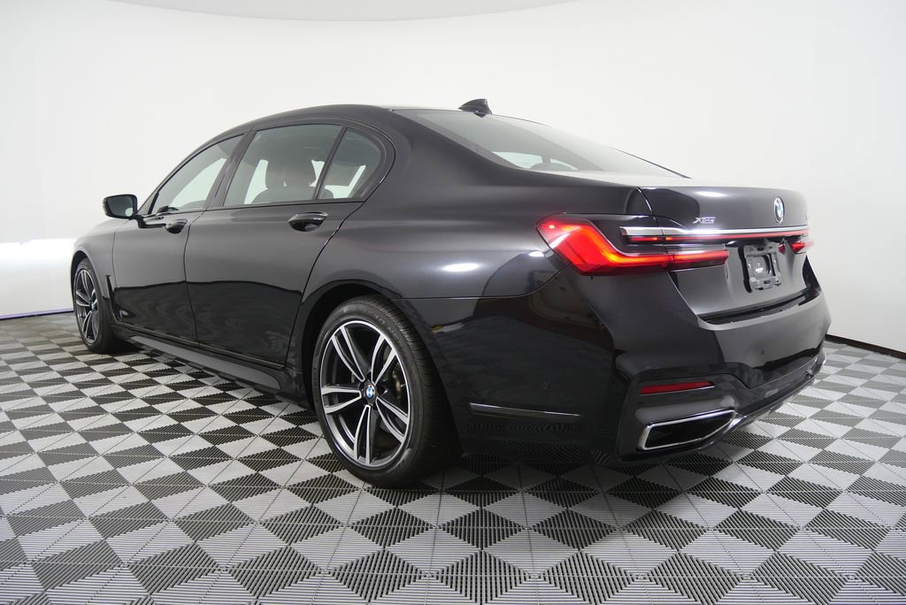 Used 2022 BMW 740i xDrive w/ M Sport Package image 5