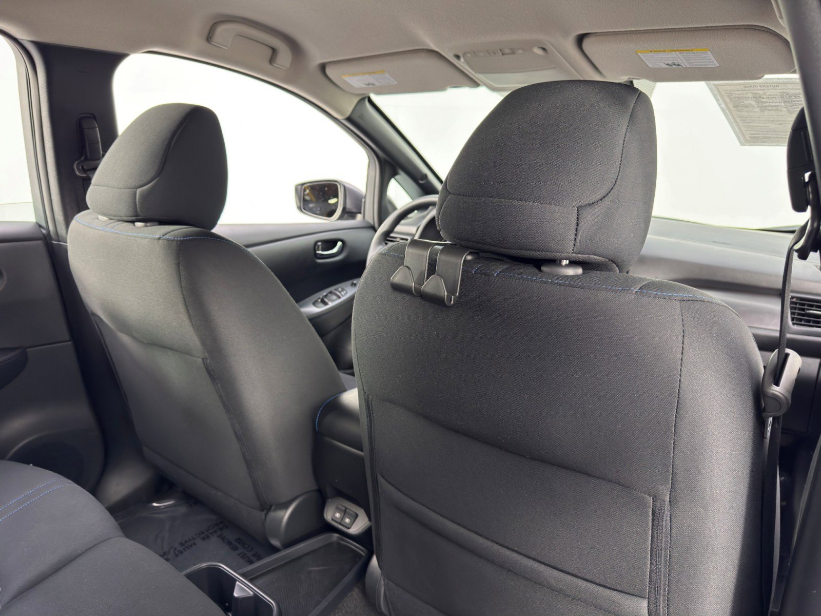 Used 2025 Nissan Leaf S image 29