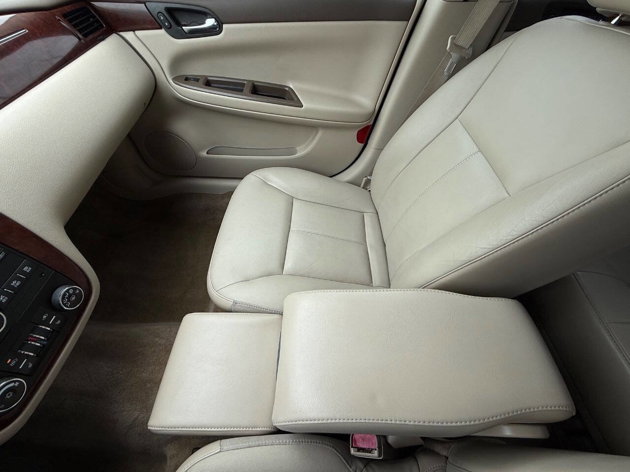 Used 2007 Chevrolet Impala LT image 26