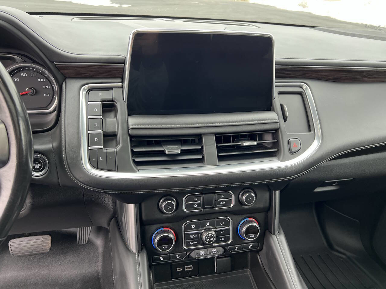 Used 2021 Chevrolet Suburban Z71 w/ Z71 Signature Package image 19