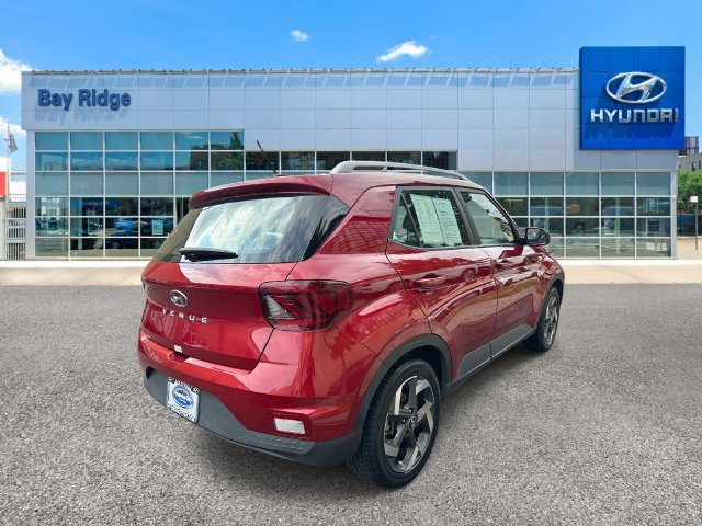 Used 2025 Hyundai Venue Limited FWD image 4