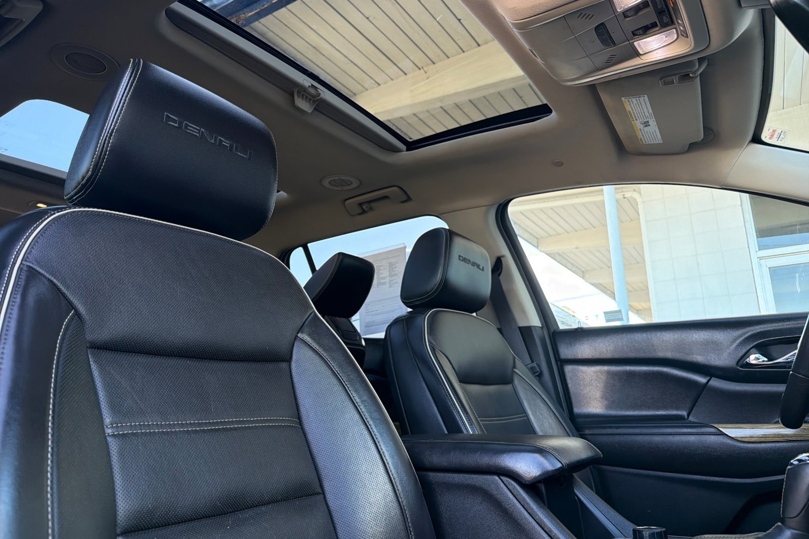 Used 2017 GMC Acadia Denali w/ Technology Package AWD/4WD image 15