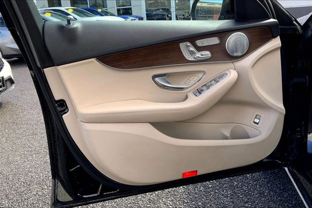 Used 2021 Mercedes-Benz C 300 4MATIC Sedan image 23