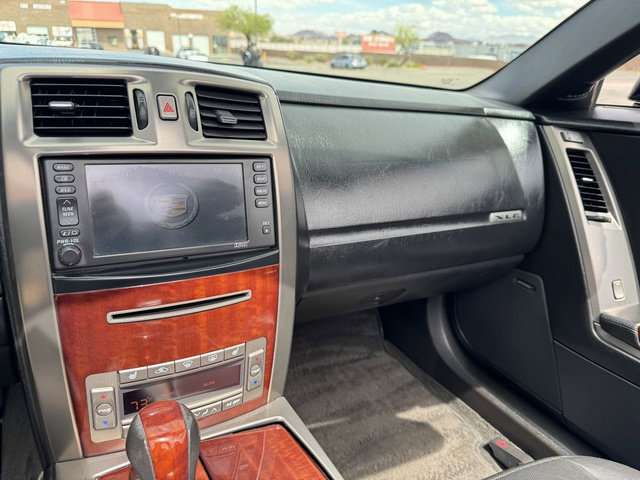 Used 2006 Cadillac XLR RWD image 18