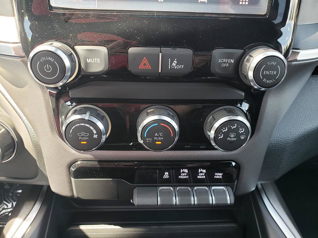New 2026 RAM 1500 Express AWD/4WD image 17
