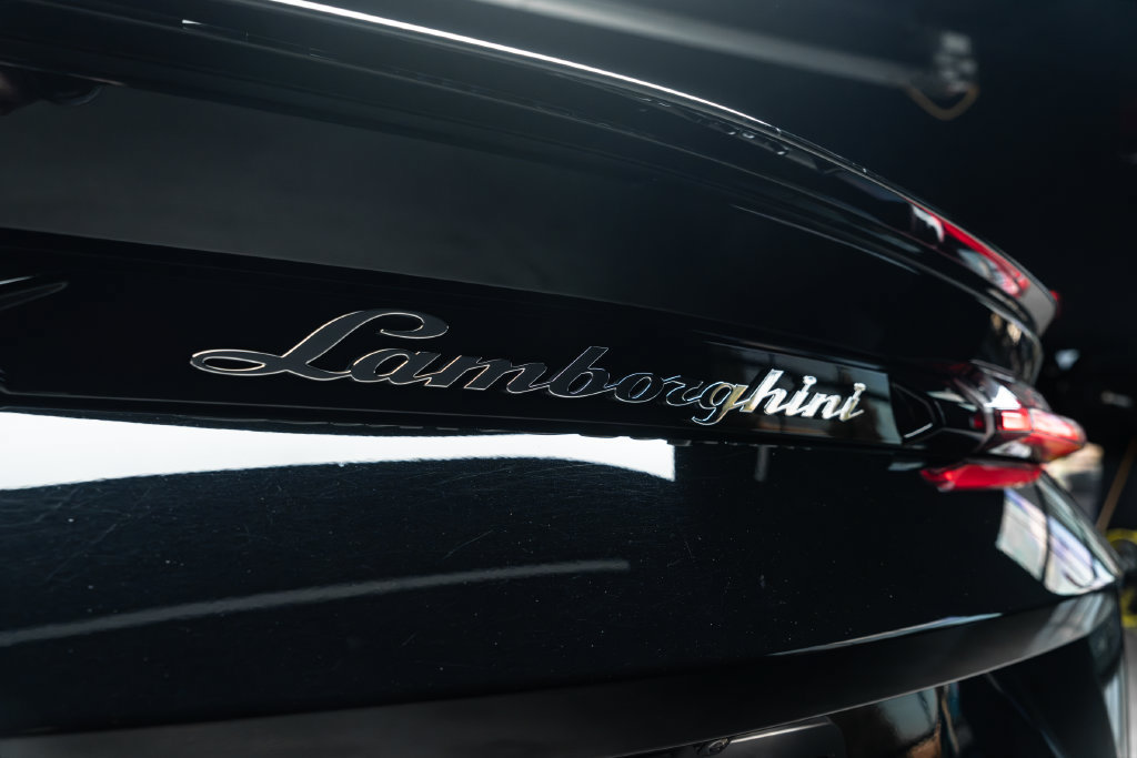 Used 2020 Lamborghini Urus AWD/4WD image 16