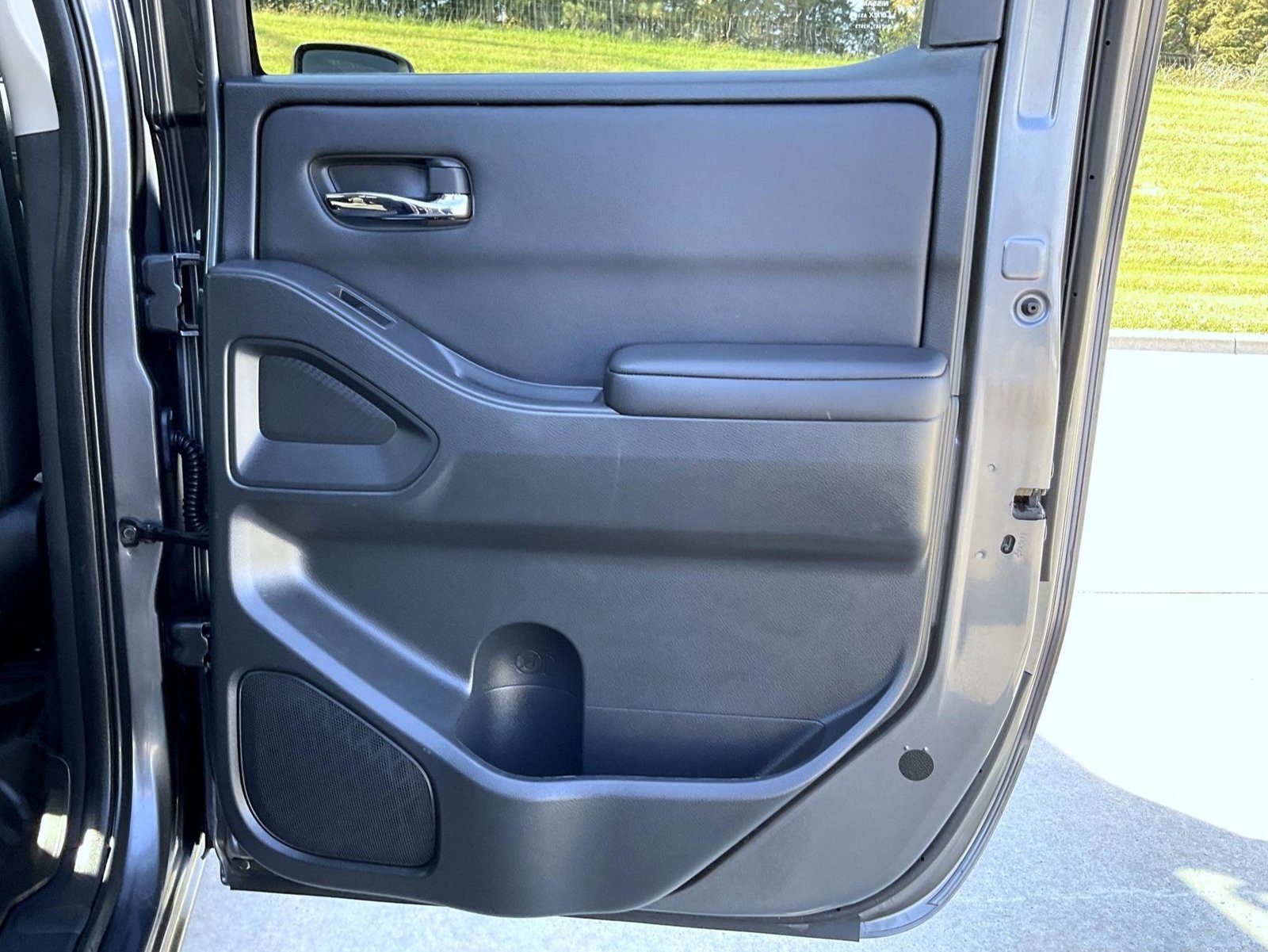 Used 2024 Nissan Frontier SV w/ Technology Package AWD/4WD image 19