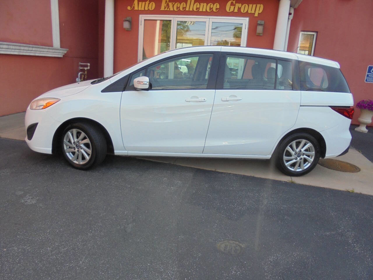 Used 2015 MAZDA MAZDA5 Sport FWD image 3