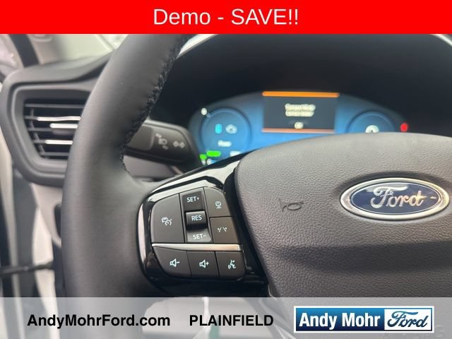 New 2025 Ford Escape SE w/ PHEV Premium Package FWD image 24
