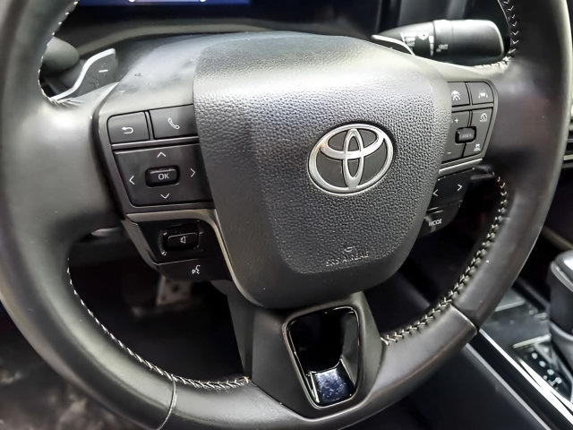 Certified 2025 Toyota Camry SE FWD image 11