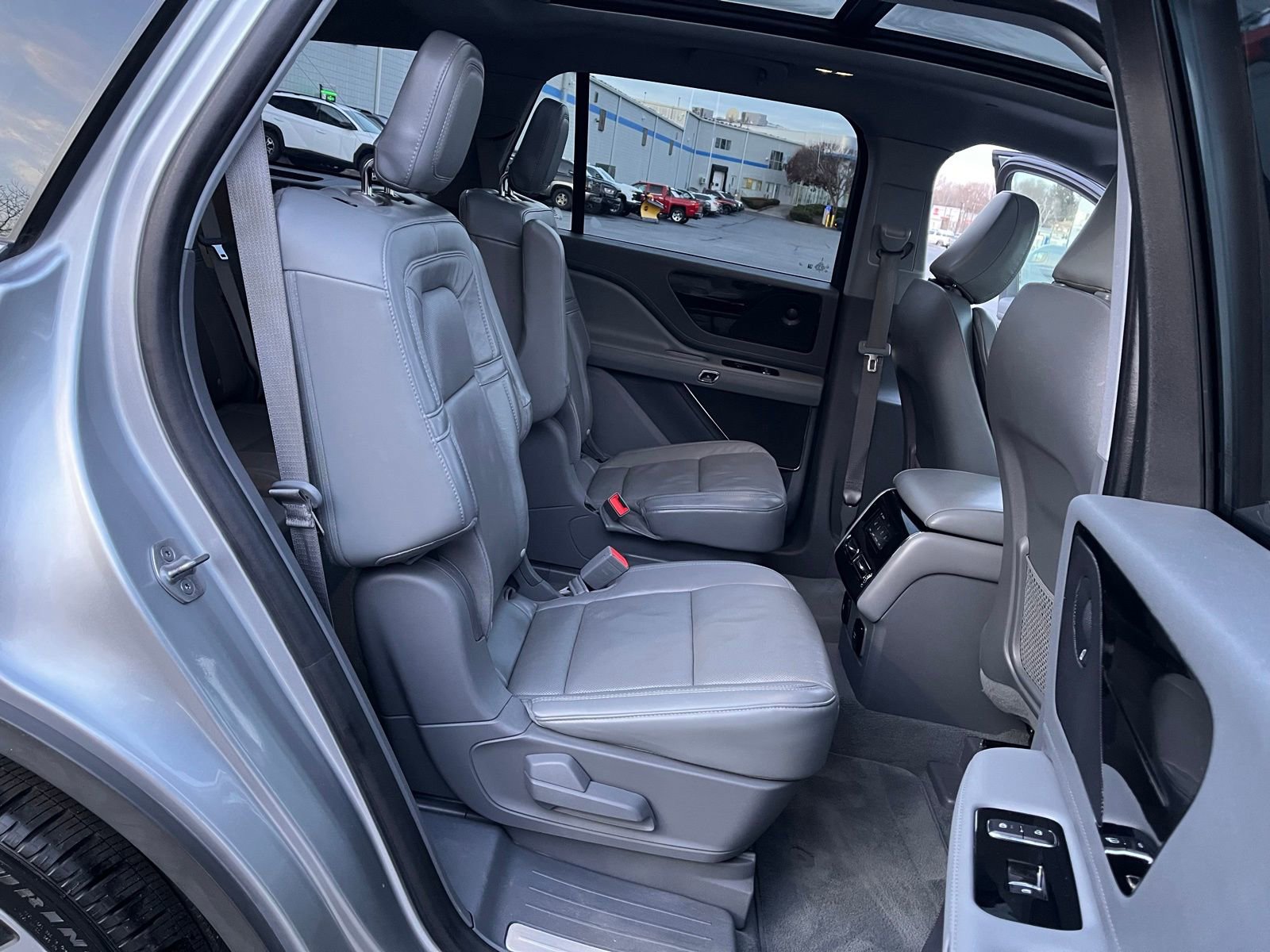 Used 2021 Lincoln Aviator Reserve w/ Equipment Group 201A image 16