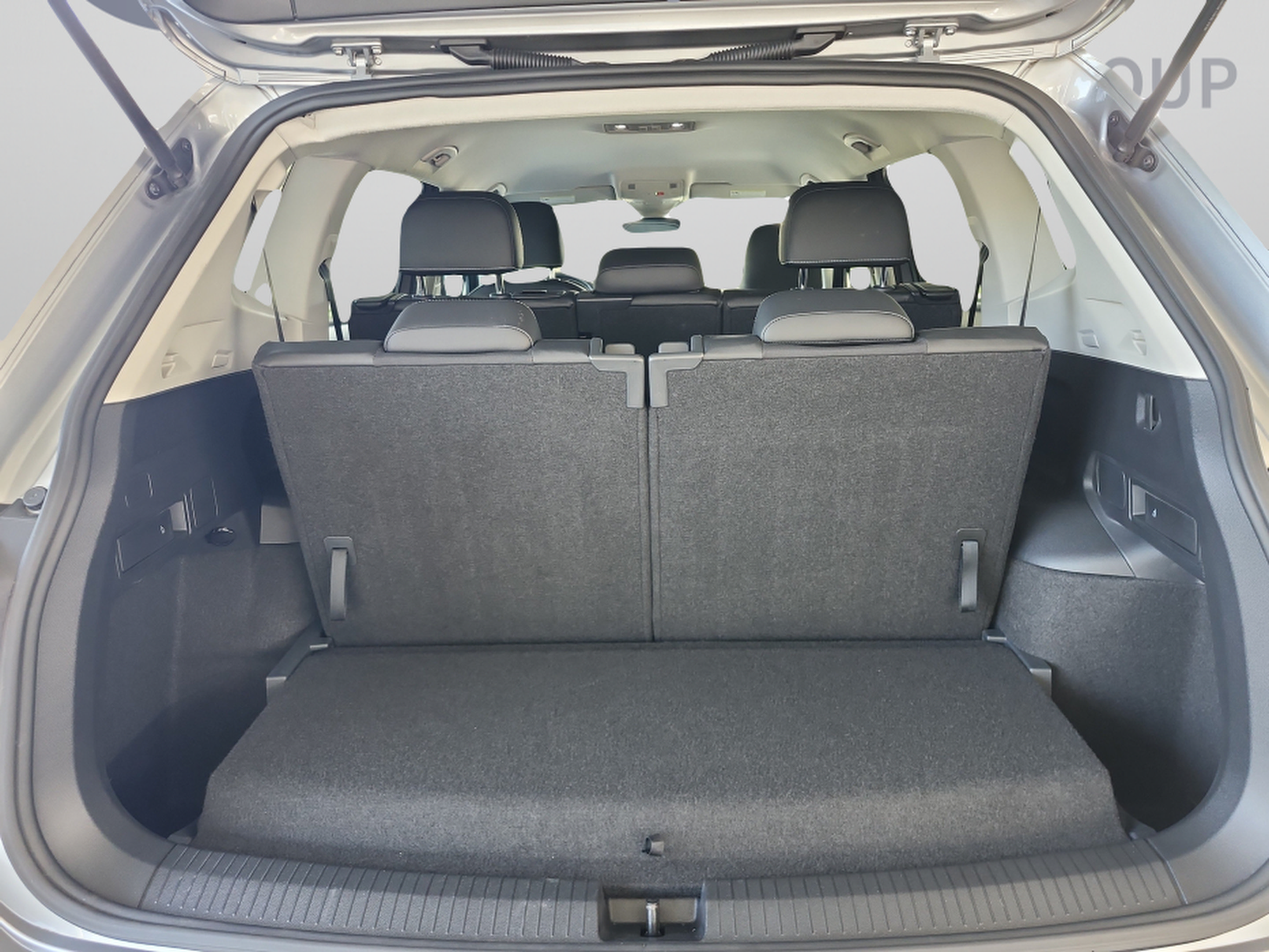 Used 2023 Volkswagen Tiguan SE FWD image 19