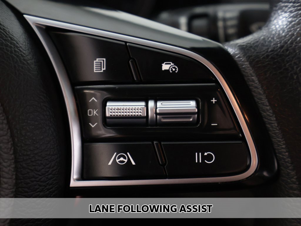 Used 2024 Kia Forte LXS image 3